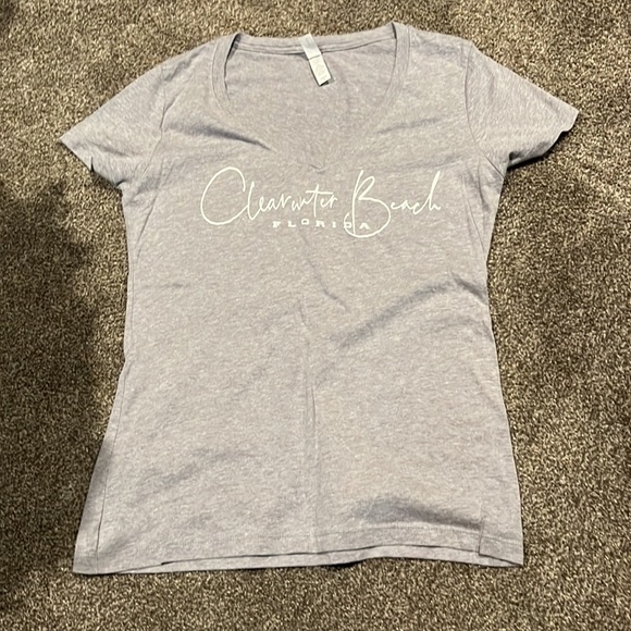 Clearwater Beach T-shirt in great condition Size large. Fits more like medium. - Picture 3 of 4